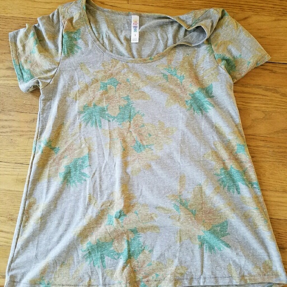 Lularoe classic tee