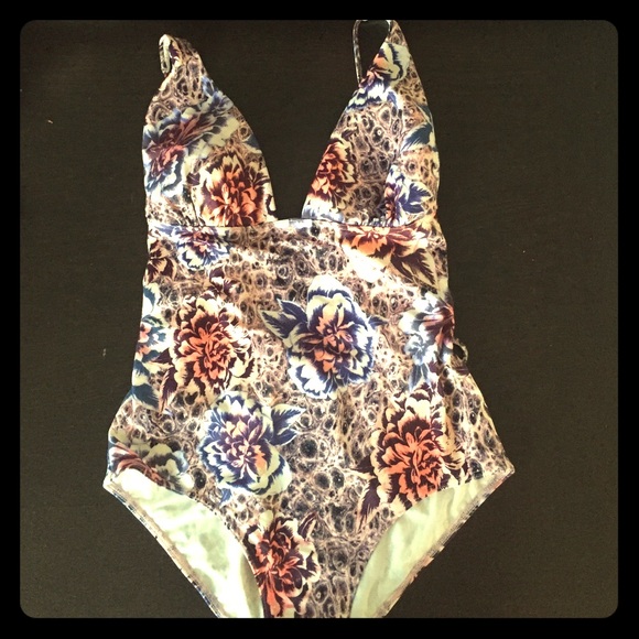 NWT Floral One Piece by Seventh Wonderland - Picture 1 of 2