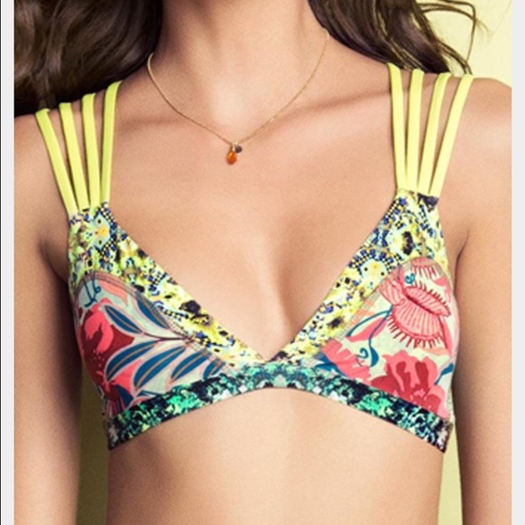 NWT Maaji Almonds and Bloom Top Reversible 🌞🌞🌞