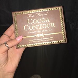 Too Faced Cocoa Contour- chiseled to perfection