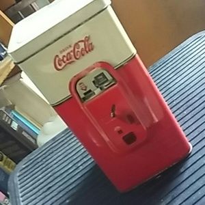 Coca cola tin can