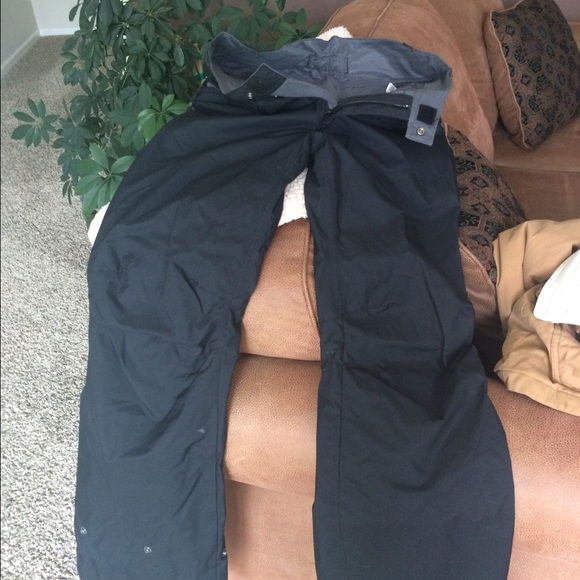 Snow pants.