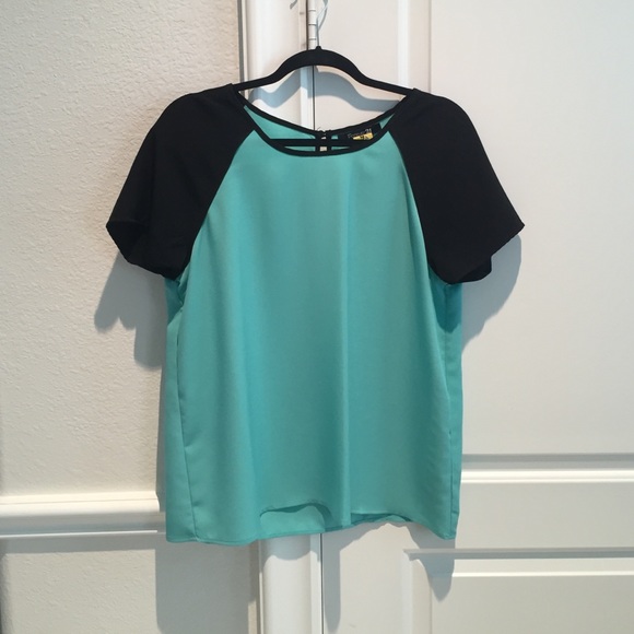 Short sleeve blouse