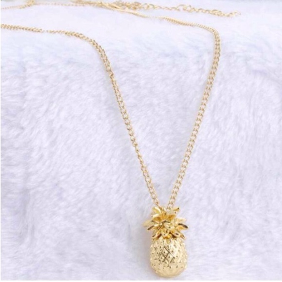 New Gold Pineapple Necklace - Picture 2 of 3