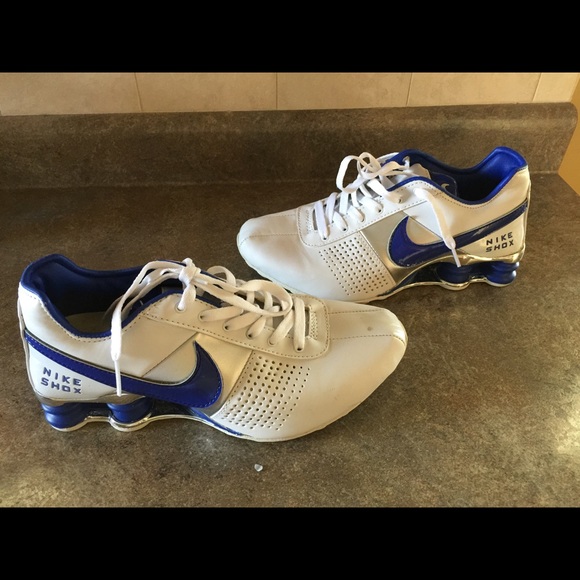 Women's leather size 8.5 Nike Shox