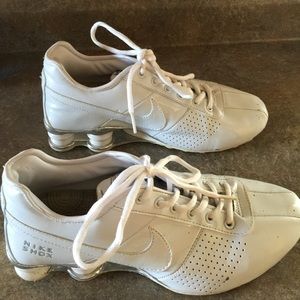 Women's leather size 8 white Nike Shox