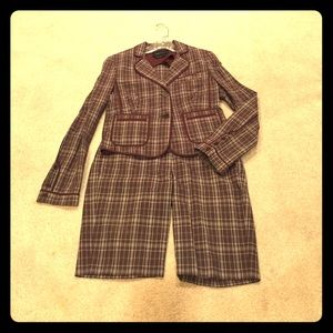 BCBGMAXAZRIA brown and light blue Capri suit