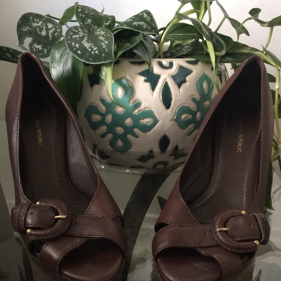 Banana Republic Leather Wedges