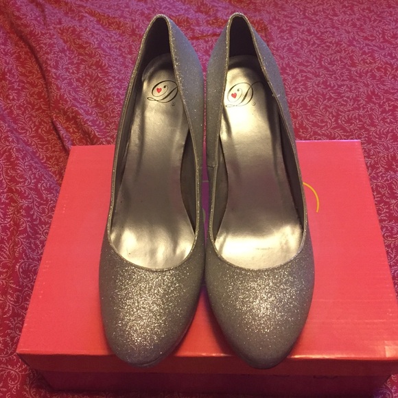 Prom shoes - Picture 2 of 3