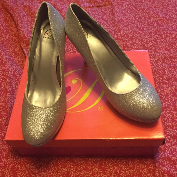 Prom shoes - Picture 3 of 3