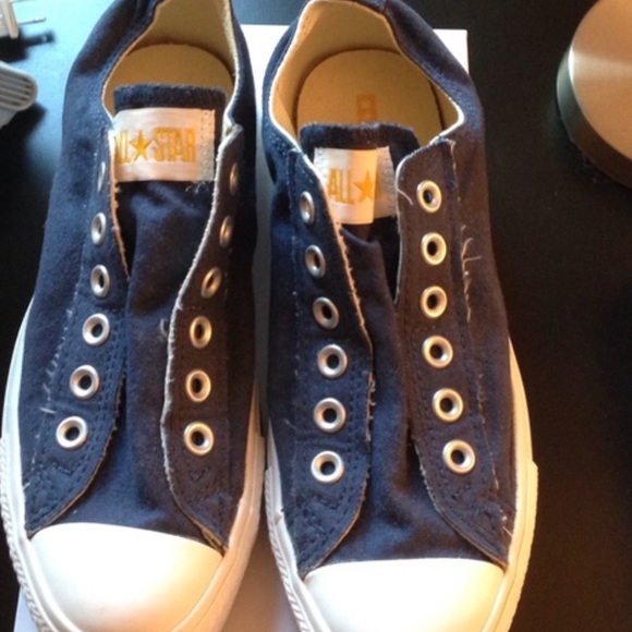 Blue lace less converse!!