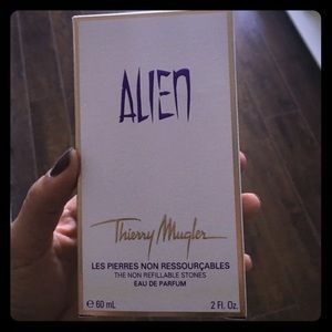 Alien - Thierry Mugler - 2 Fl. Oz. Perfume
