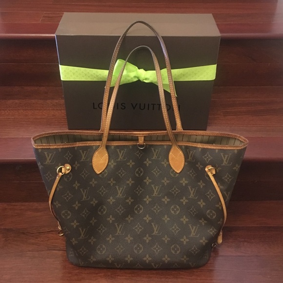 Louis Vuitton Handbags - Louis Vuitton Monogram Neverfull MM