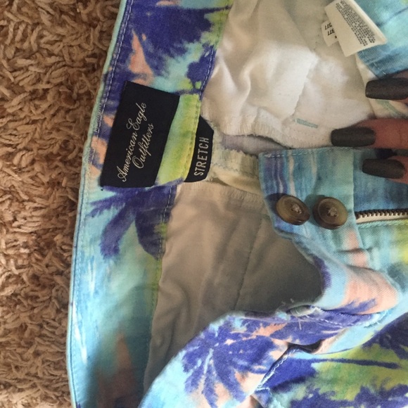 American Eagle Shorts - Picture 3 of 4