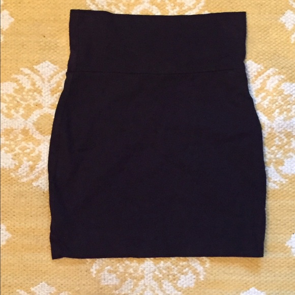 Classic black bodycon skirt.