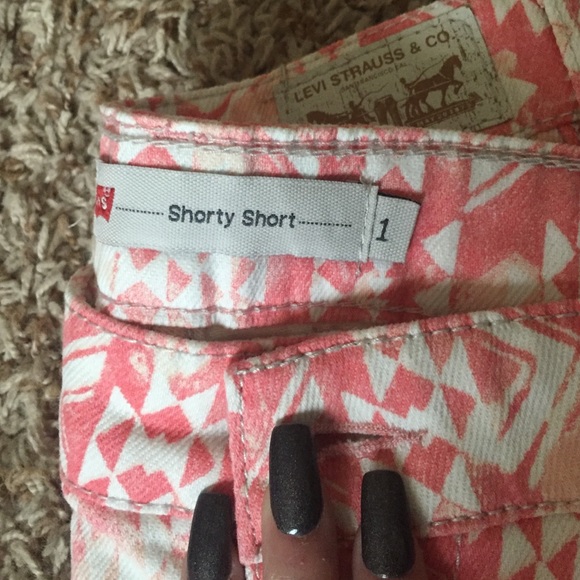 Levi shorts - Picture 3 of 3