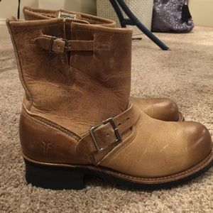 Frye Engineer 8r boot in tan