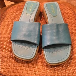 VILLAGER AQUA SLIDES SIZE 8