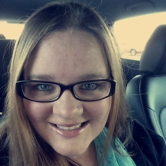 Meet your Posher, Alyssa - Picture 1 of 1