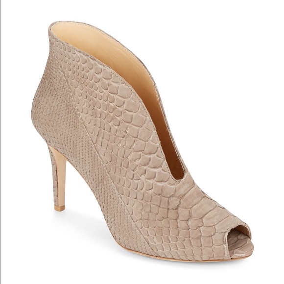 NWT $495 Vince Camuto Snake-embossed Leather Boots