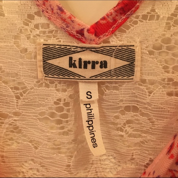 SOLD—-Summer floral top - Picture 3 of 3