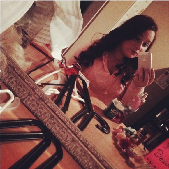 Meet your Posher, Taylor - Picture 2 of 2