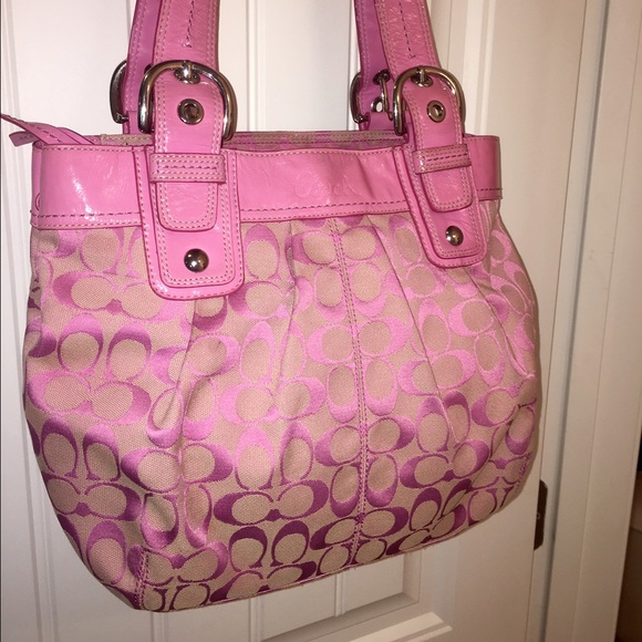 Large pink coach signature bag