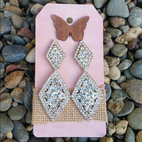 Jewelry - Gorgeous Statement Earrings