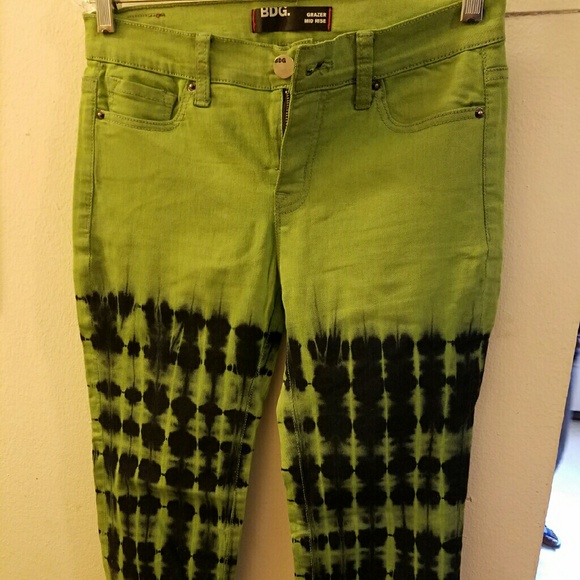 BDG cropped tye dyed jeans.