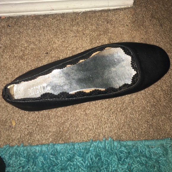 Black flats!!