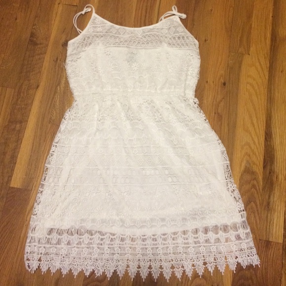 H&m divided white lace pattern dress