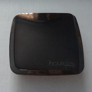 Hourglass Ambient Lighting Powder