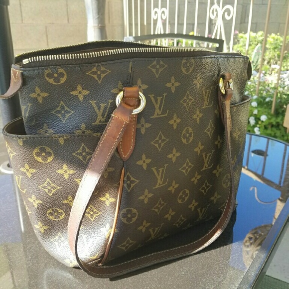 Louis Vuitton monogram totally pm
