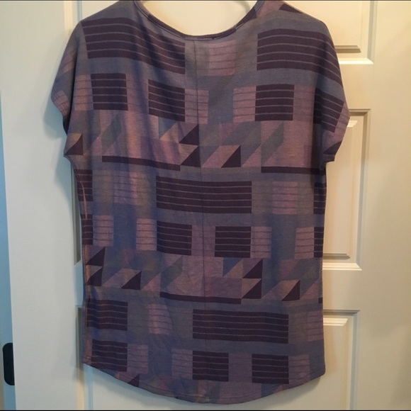 Purple geometric design top - Picture 2 of 2