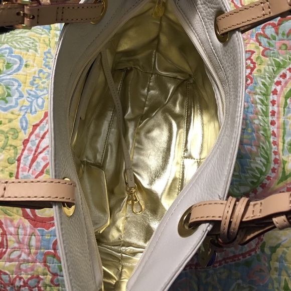 Sold - Picture 3 of 4