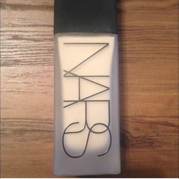 NARS foundation in Light 3 (Gobi)
