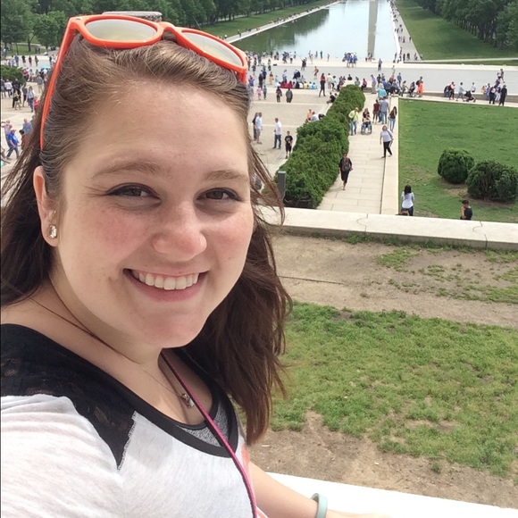 Meet your Posher, Katie - Picture 2 of 2