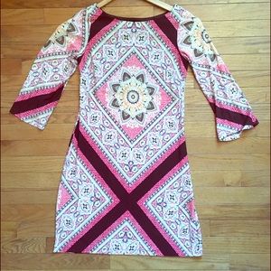 EUC 3/4 sleeve mosaic pattern dress