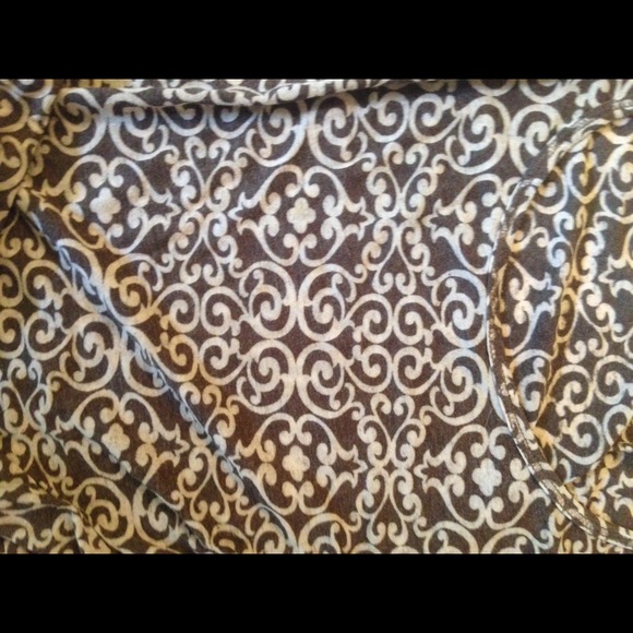 Patterned top - Picture 2 of 2