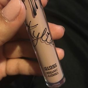 KYLIE LIP GLOSS IN "SO CUTE"