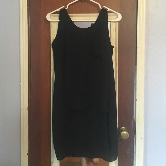 Small Lumiere black high low shirt w/ back detail. - Picture 1 of 3