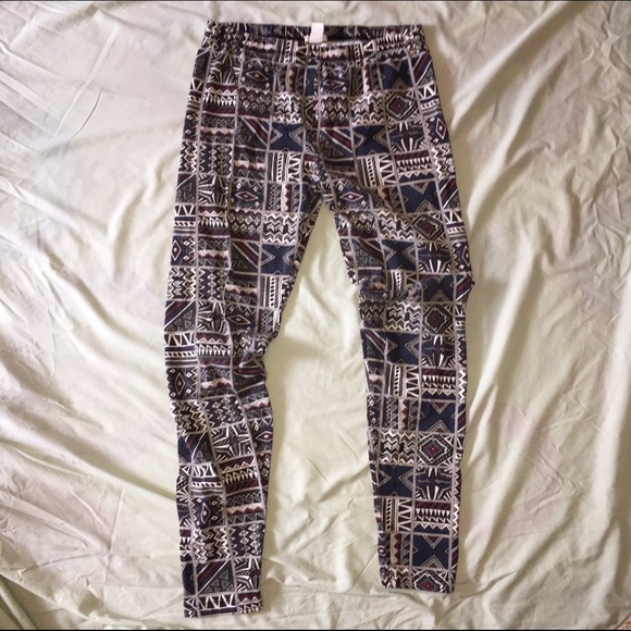 Patterned Leggings - Picture 2 of 4