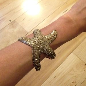 Gold starfish bracelet