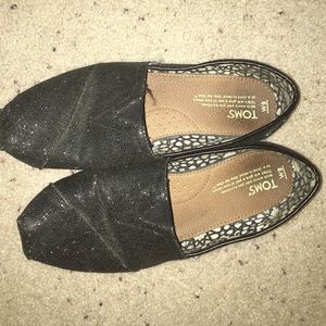 Black sparkly toms