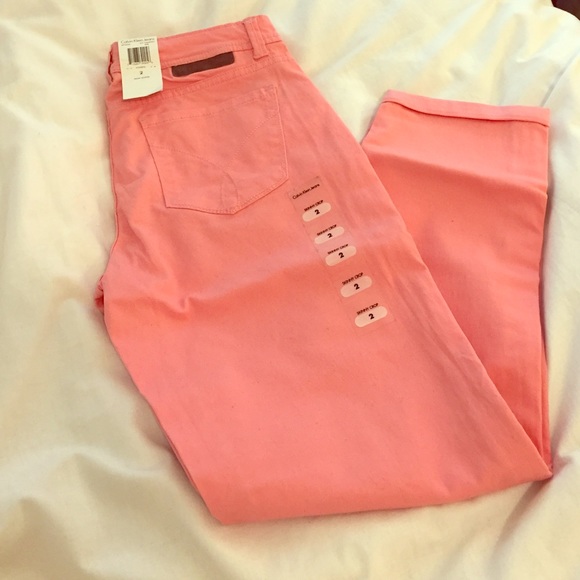 Salmon cropped skinny jeans