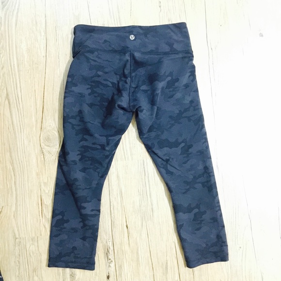 Lululemon size 6 crop