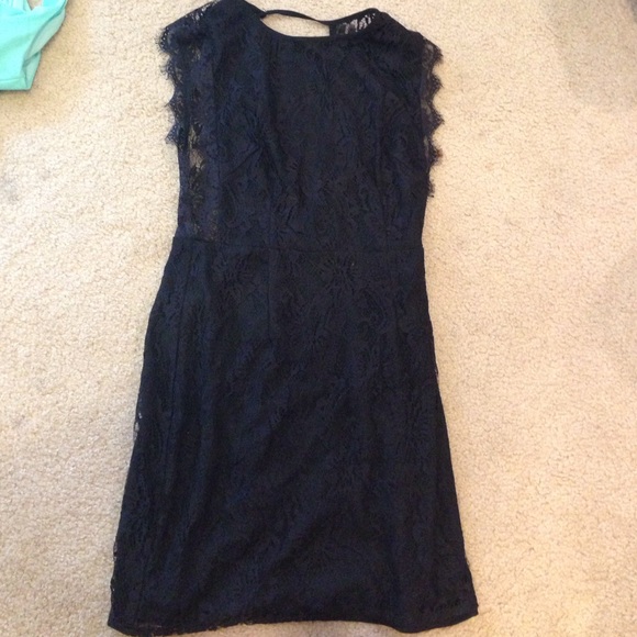 Backless black lace dress