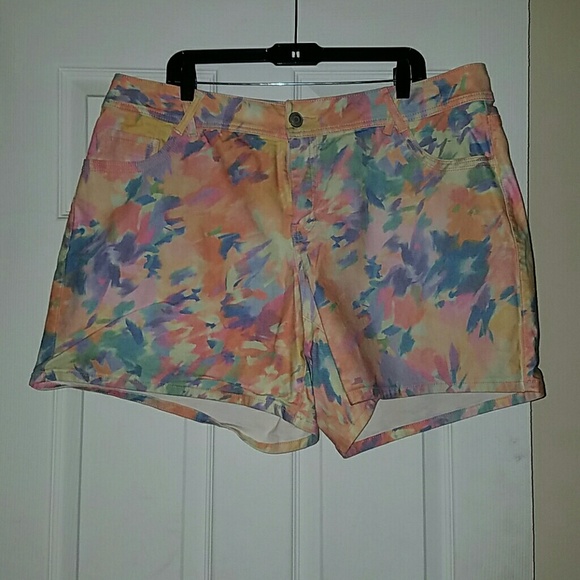 Cute water color plus size shorts