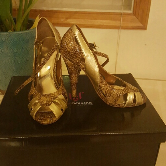 Shoe - Picture 2 of 3