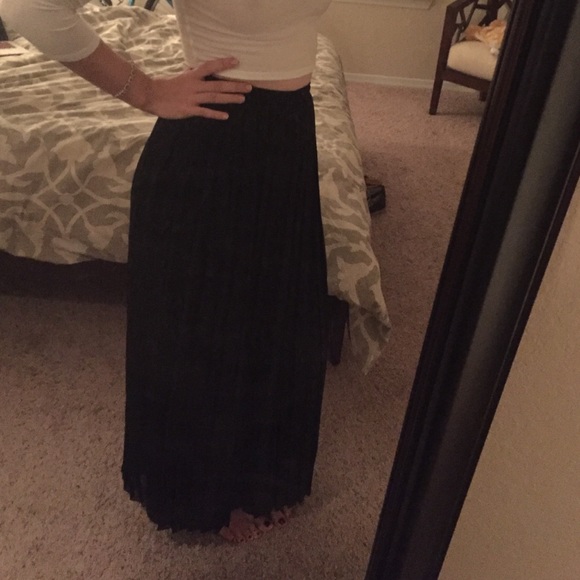 Maxi pleated black skirt chiffon